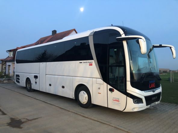 komfortreisebus der marke modell lions coach r07